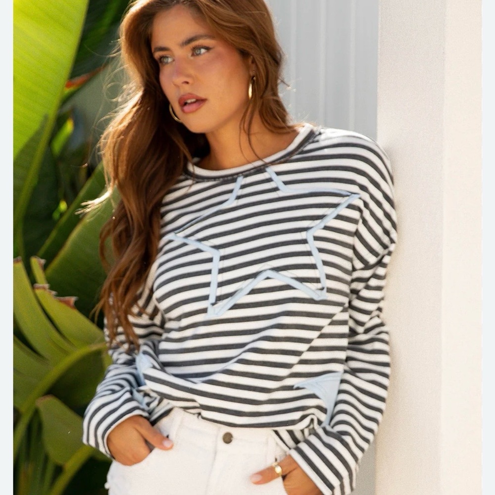 HAZEL BLUES®  GRAY STRIPE STARRY PATCH RAW EDGE CASUAL KNIT TOP Size Small NWOT - Picture 2 of 12